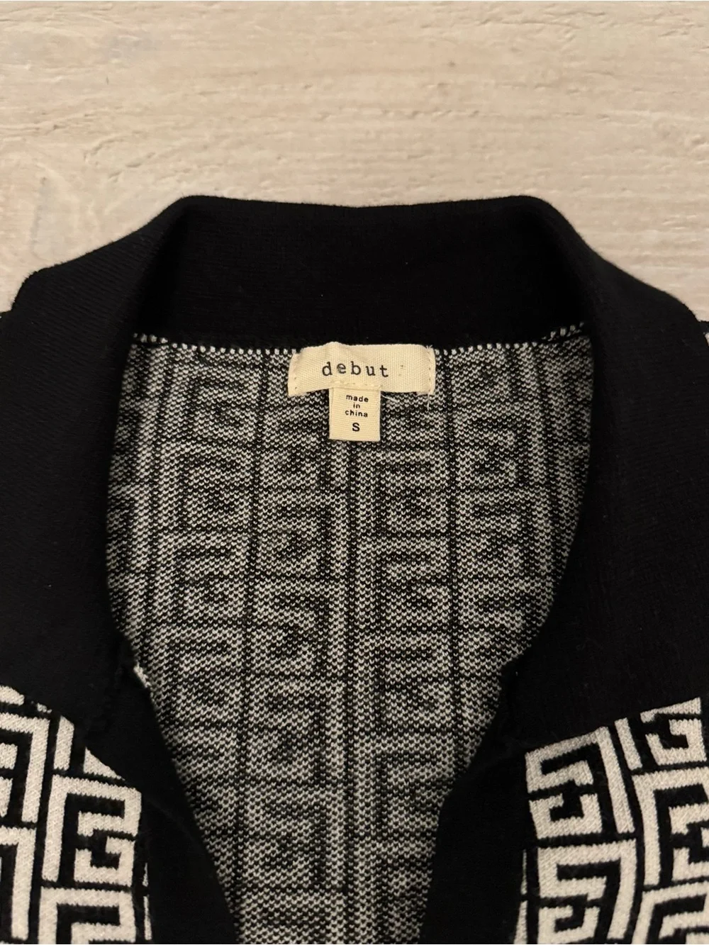 debut Black & White Geometric V-Neck Polo Sweater